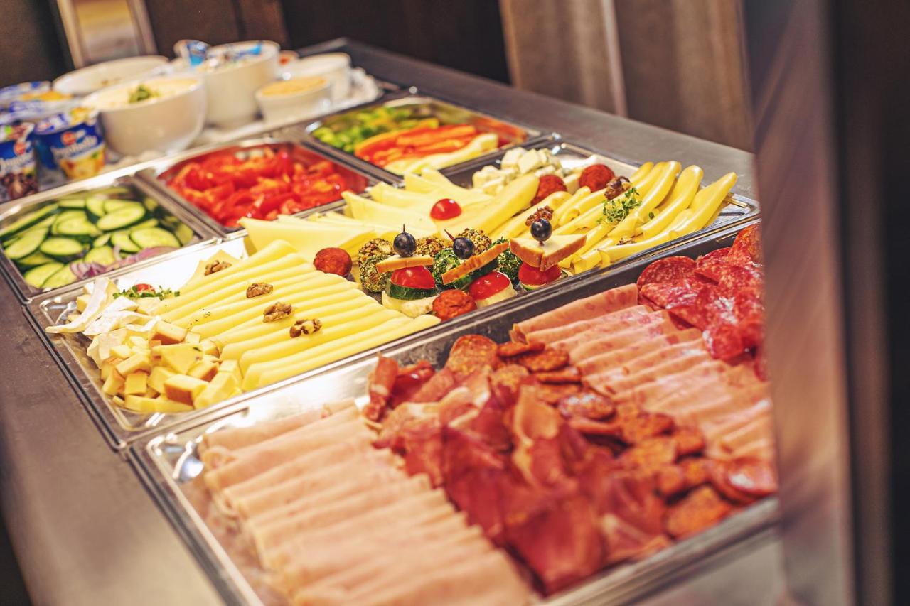 Park Hotel Buek-Buekfuerdo Ngoại thất bức ảnh